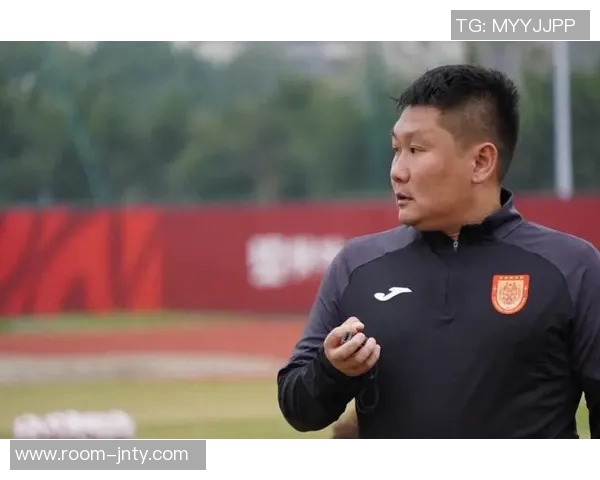 刘建业接任重庆铜梁龙主帅38岁前国脚开启新征程