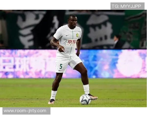 恩加德乌自由转会加盟重庆铜梁龙签约一季展现新篇章